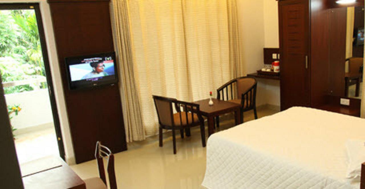 Hotel Soorya Regency Malappuram Bagian luar foto